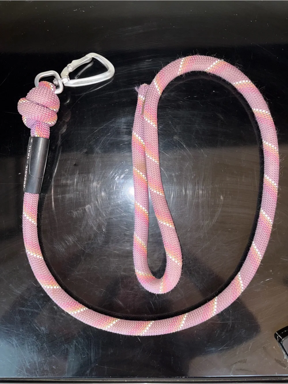 Durable Pink Braided Dog Leash with Reflective Accent